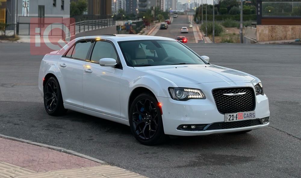 کرایسلەر 300